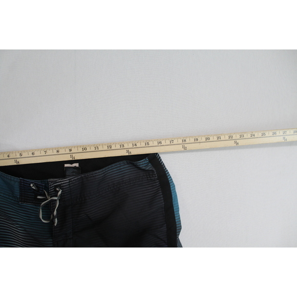 DC Men Blue Black Board Shorts Swim Trunk Sie 32 - Picture 7 of 10